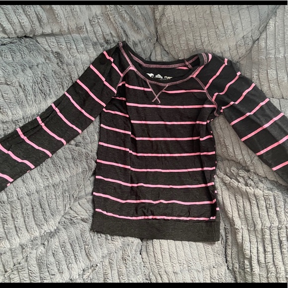 Long sleeved shirt!!! 💕 - Picture 1 of 1